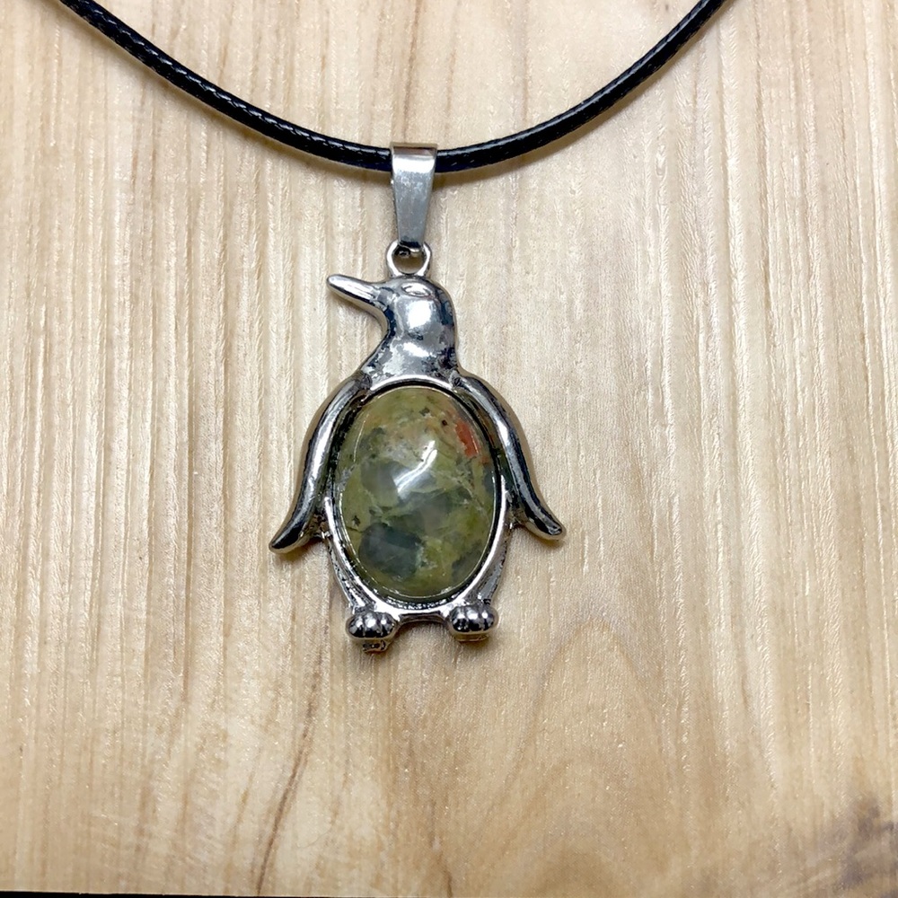 Unakite Natural Stone Penguin Shaped Pendant Necklace Healing Gemstone - Picture 3 of 7